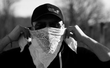 Co oznacza bandana na nadgarstku? Co oznacza bandana na nadgarstku?