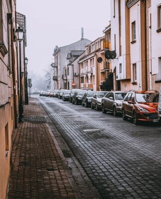 Jak kupować auta w PRL u?