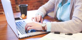 Ile zarabia junior w marketingu?