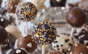 Jak zrobić lizaki na słodki stół?