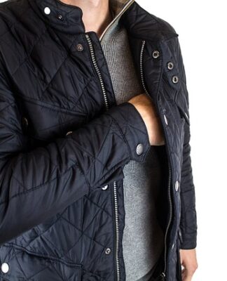 Co jest lepsze poliester czy akryl?