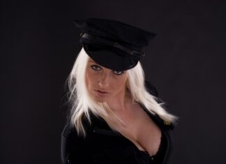 Jak nosić czapkę Złodziejkę? Jak nosić czapkę Złodziejkę?